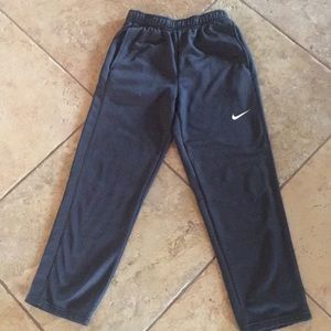 Boys dark grey Nike sweatpants